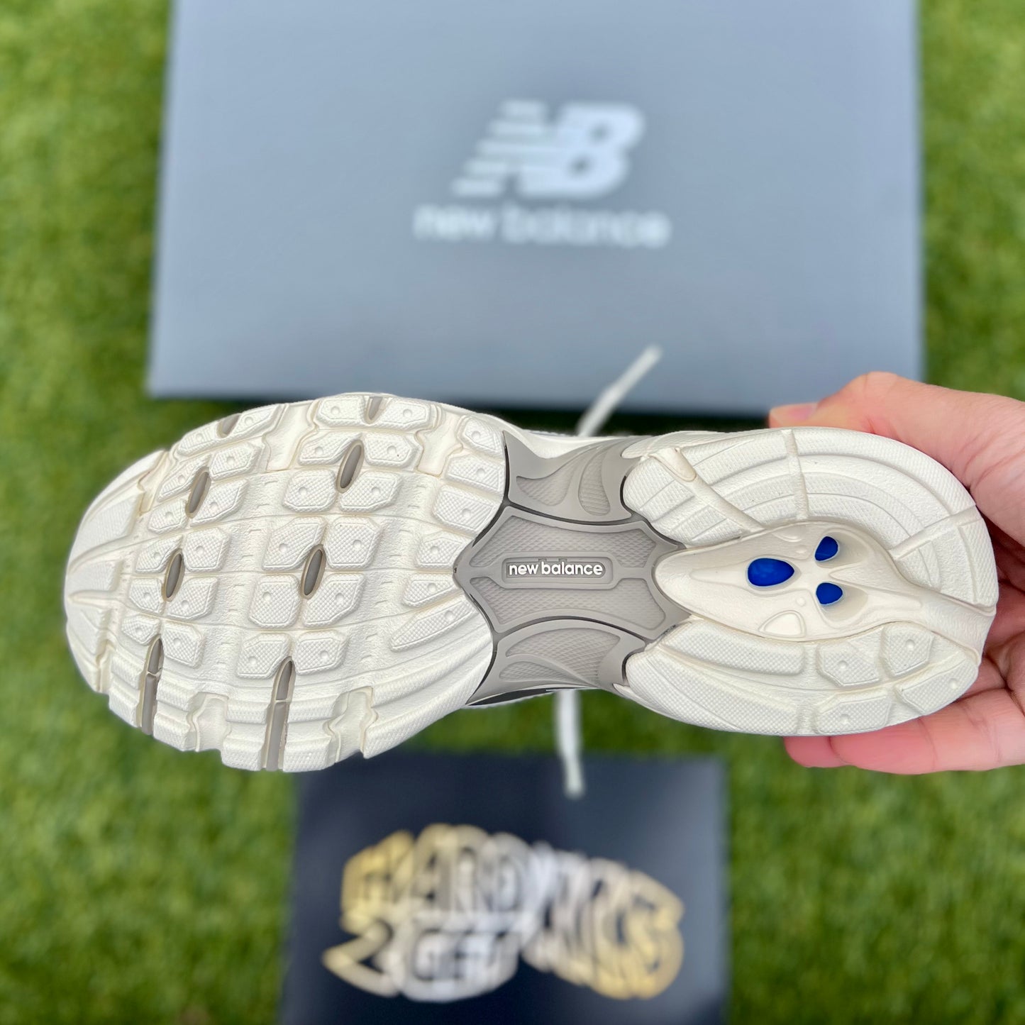New Balance 740 - Sea Salt/Arid Stone