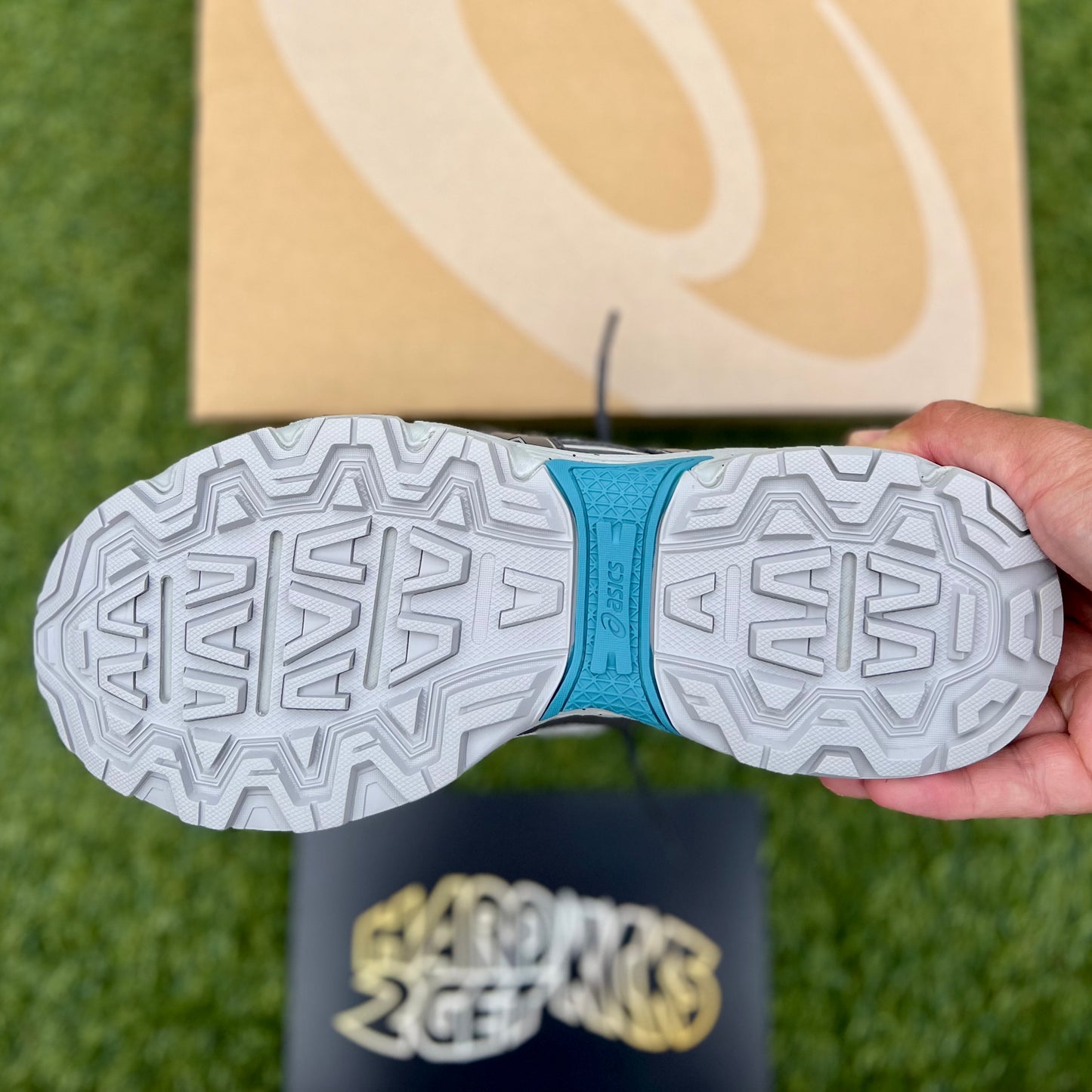 Asics Gel Venture 6 - Cement Grey/Obsidian Grey