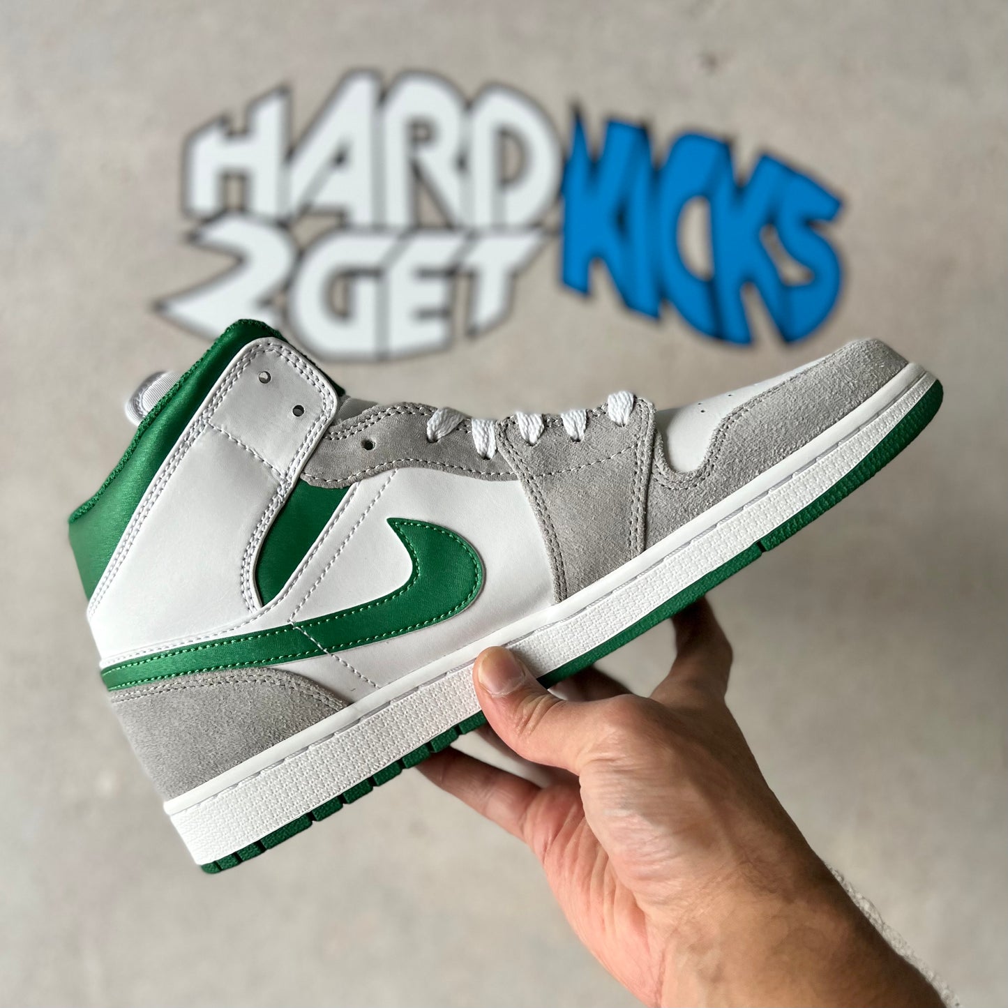 Air Jordan 1 Mid SE - Pine Green/Light Smoke Grey
