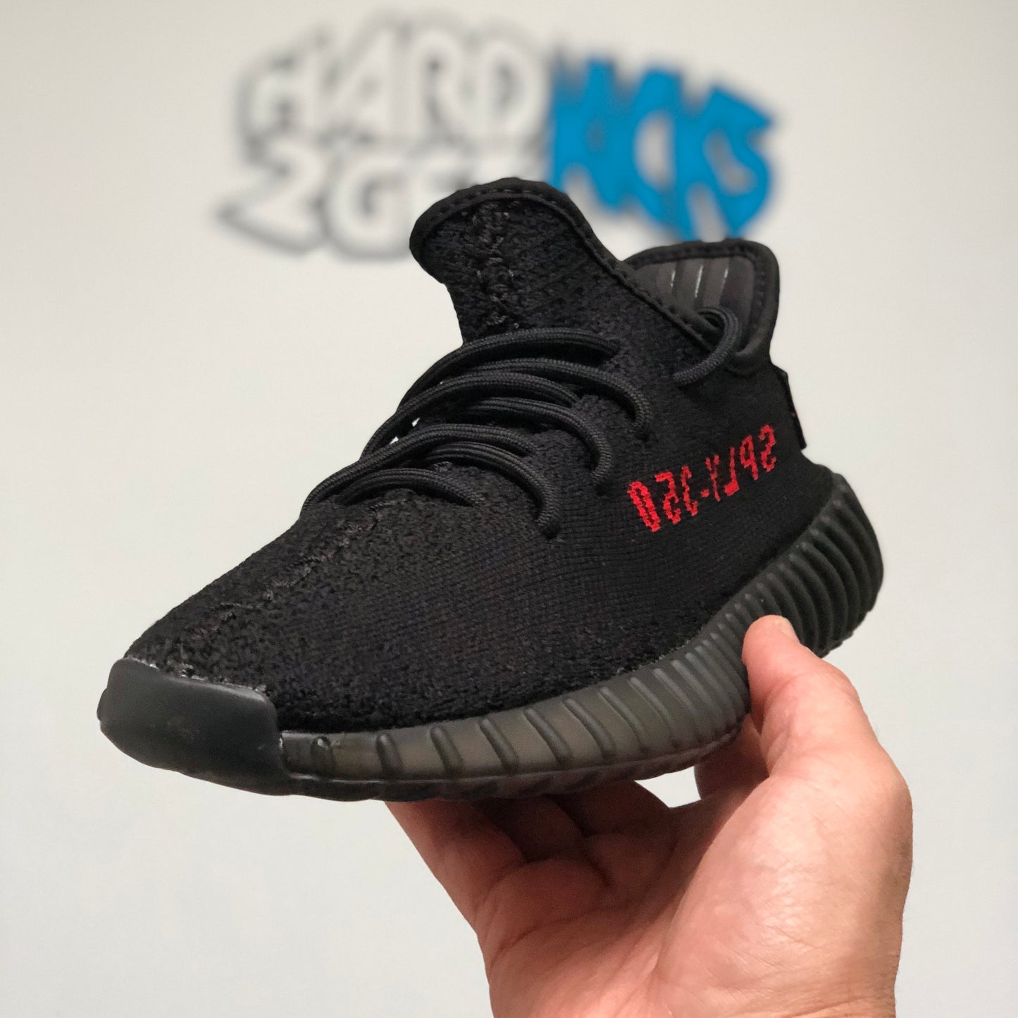 Yeezy Boost 350 V2 - Bred (2020 Re-release)