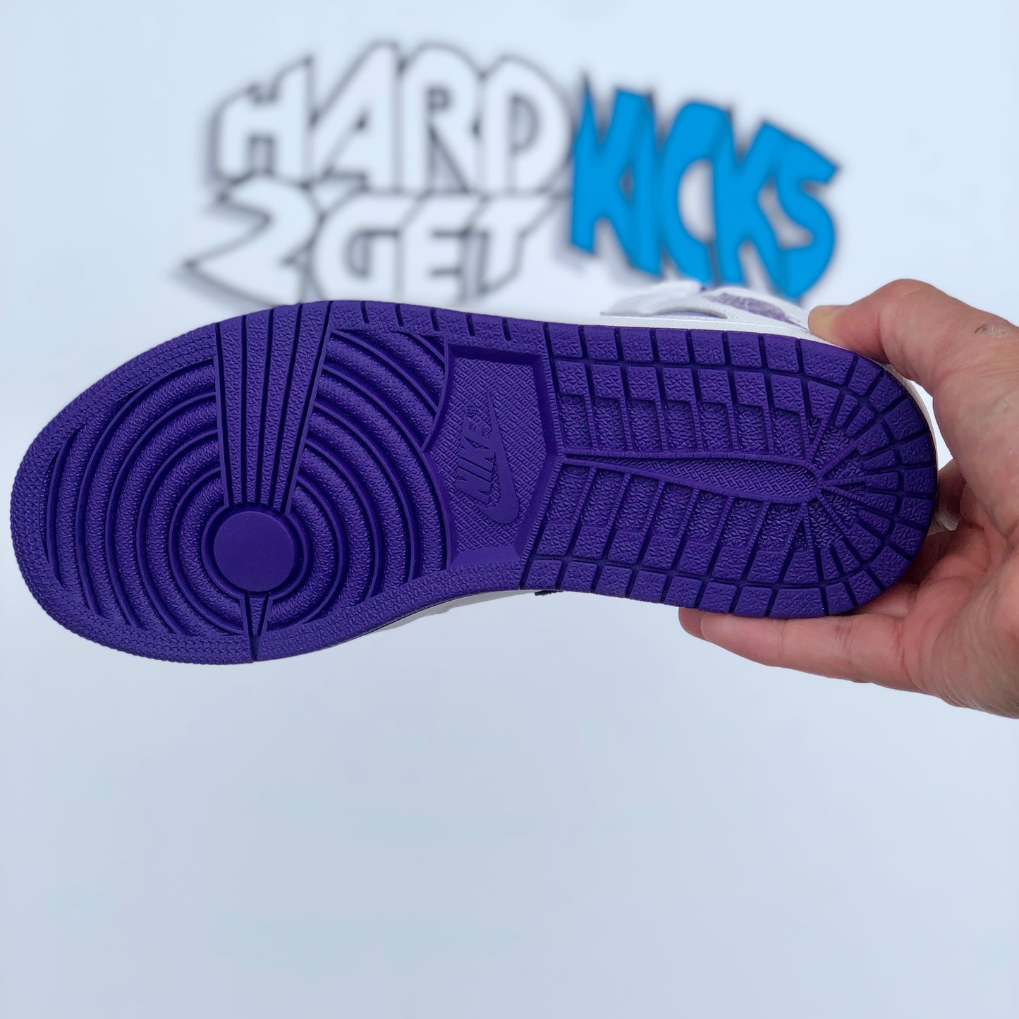 Wmns Air Jordan 1 Retro High OG - Court Purple