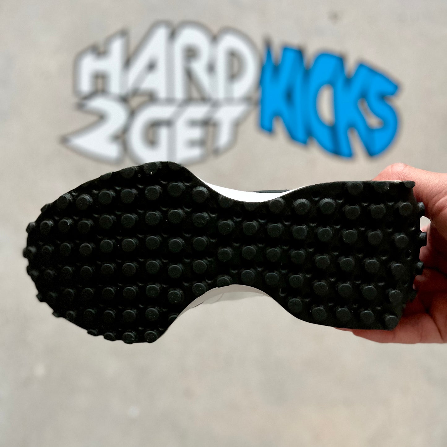 New Balance 327 - White/Black