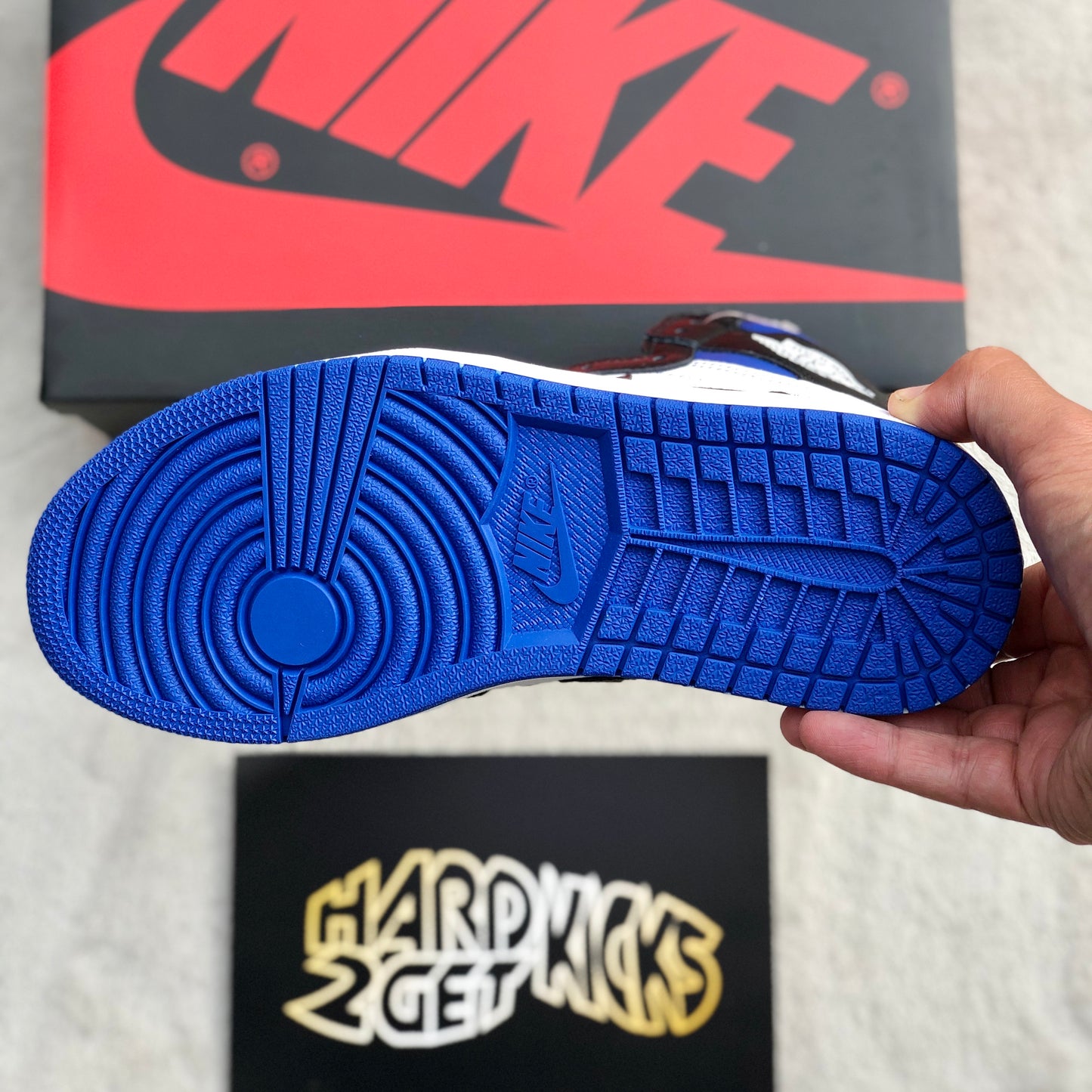 Air Jordan 1 Retro High OG - Royal Toe