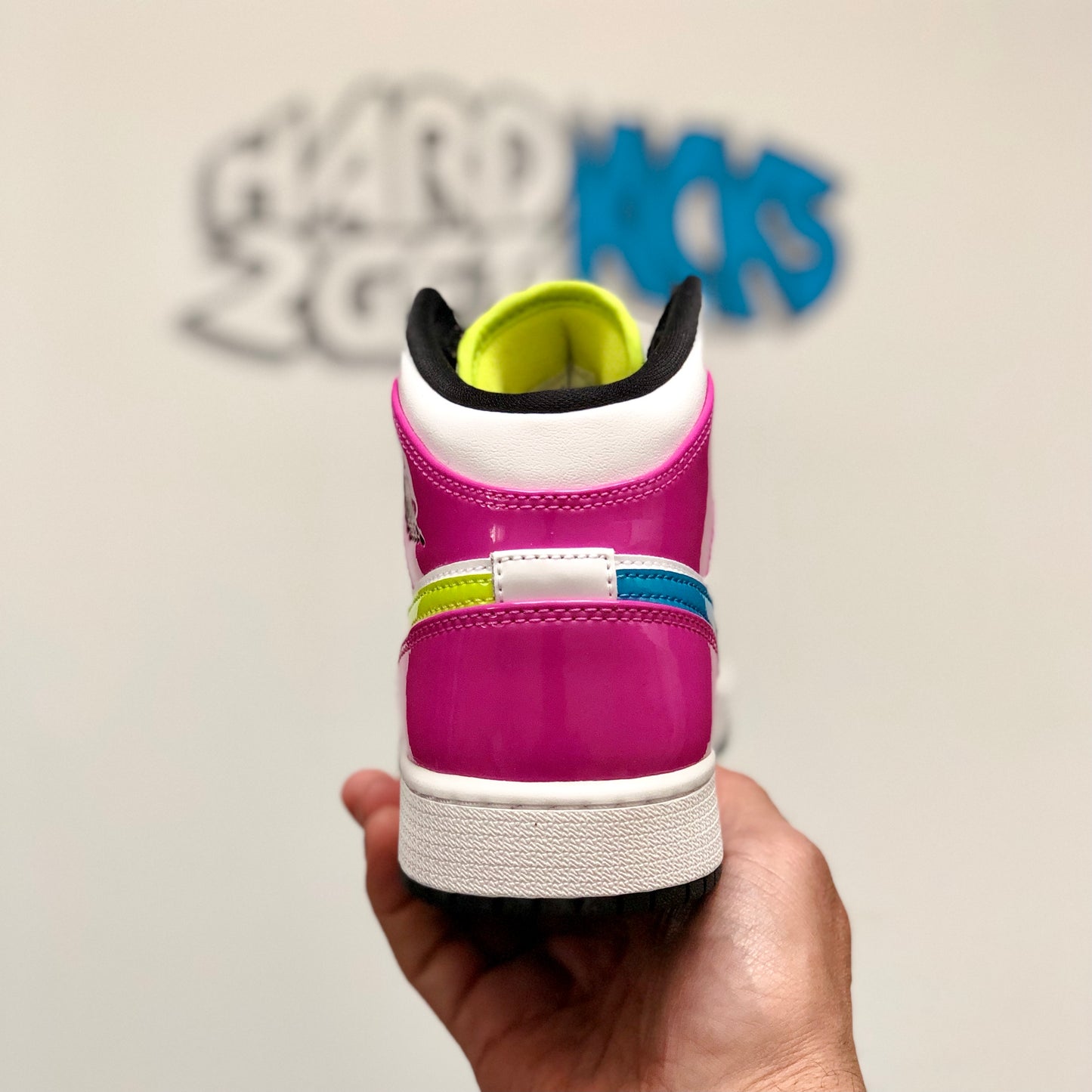 Air Jordan 1 Mid SE GS - Cyber Pink (US Exclusive)