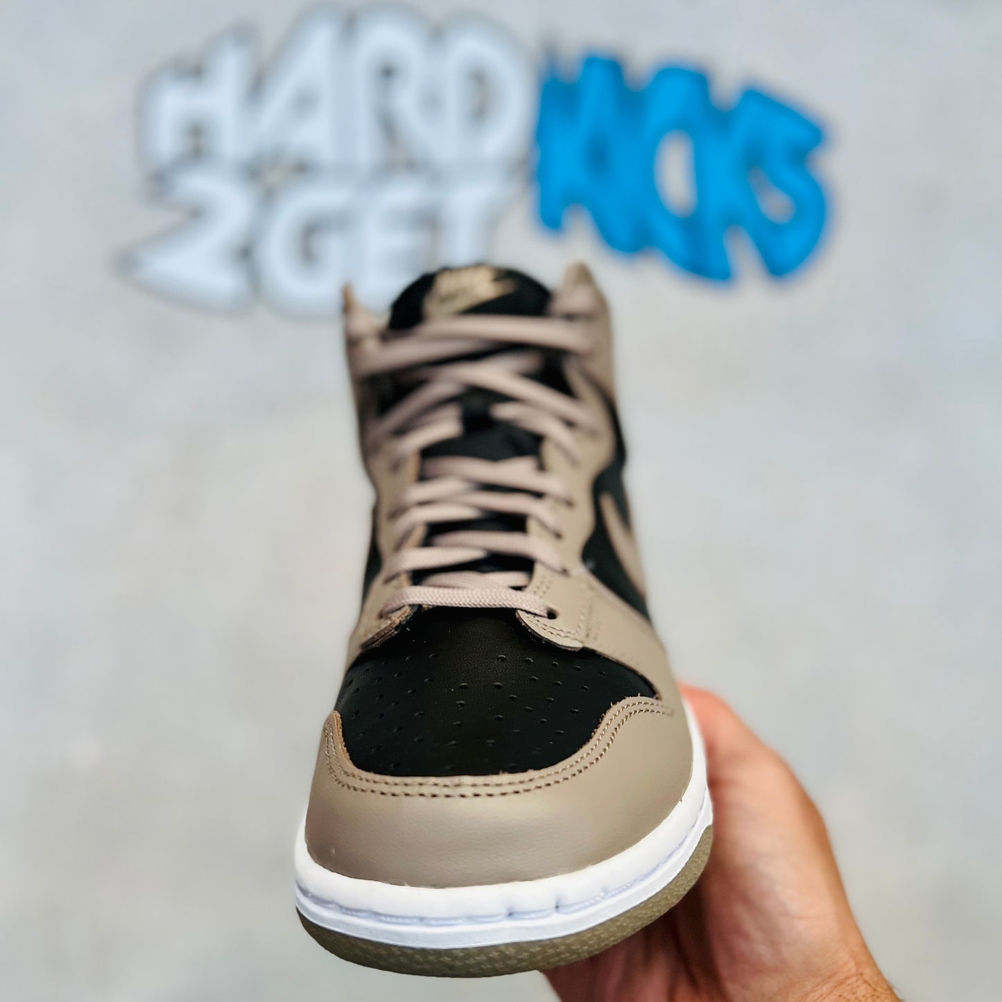 Wmns Nike Dunk High - Moon Fossil