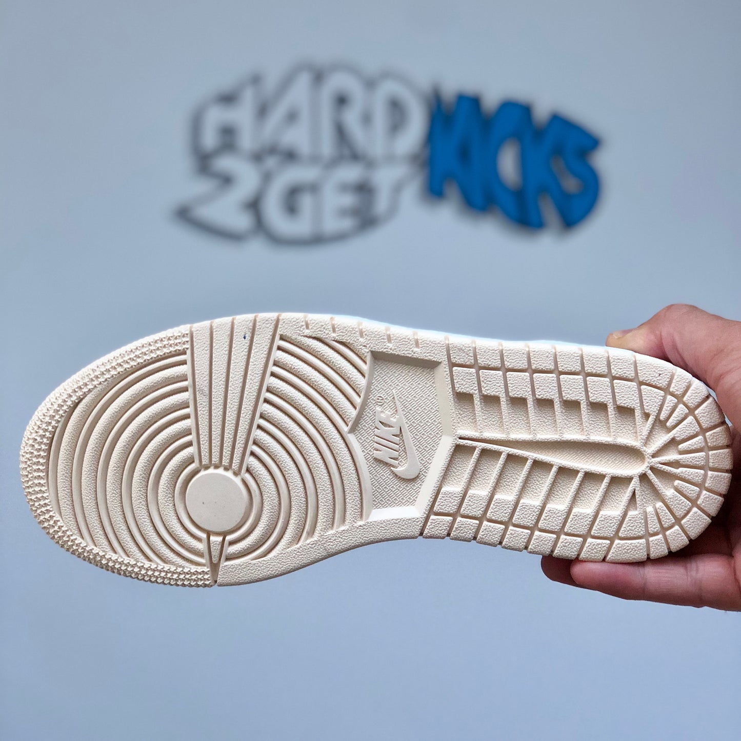 Wmns Air Jordan 1 Mid - Guava Ice