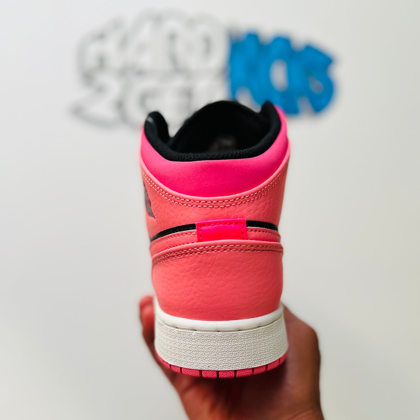 Air Jordan 1 Mid GS - Coral Chalk