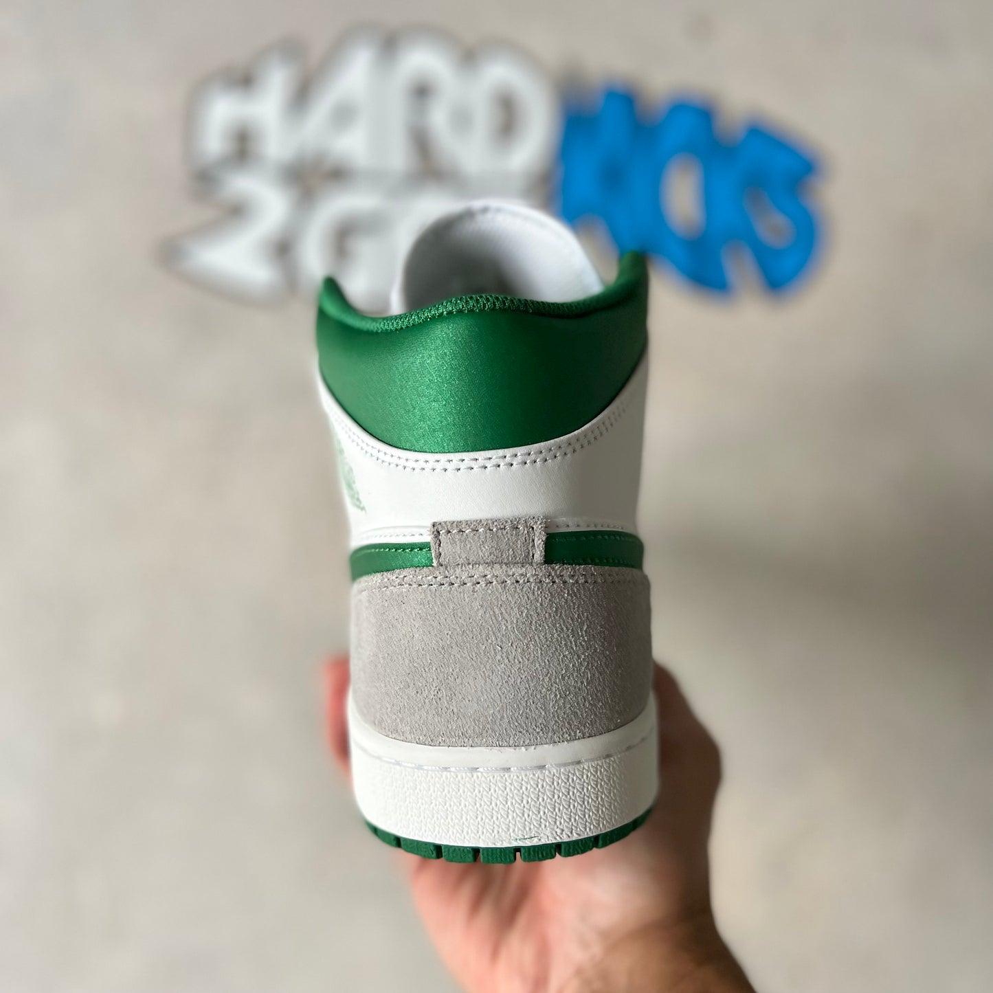 Air Jordan 1 Mid SE - Pine Green/Light Smoke Grey