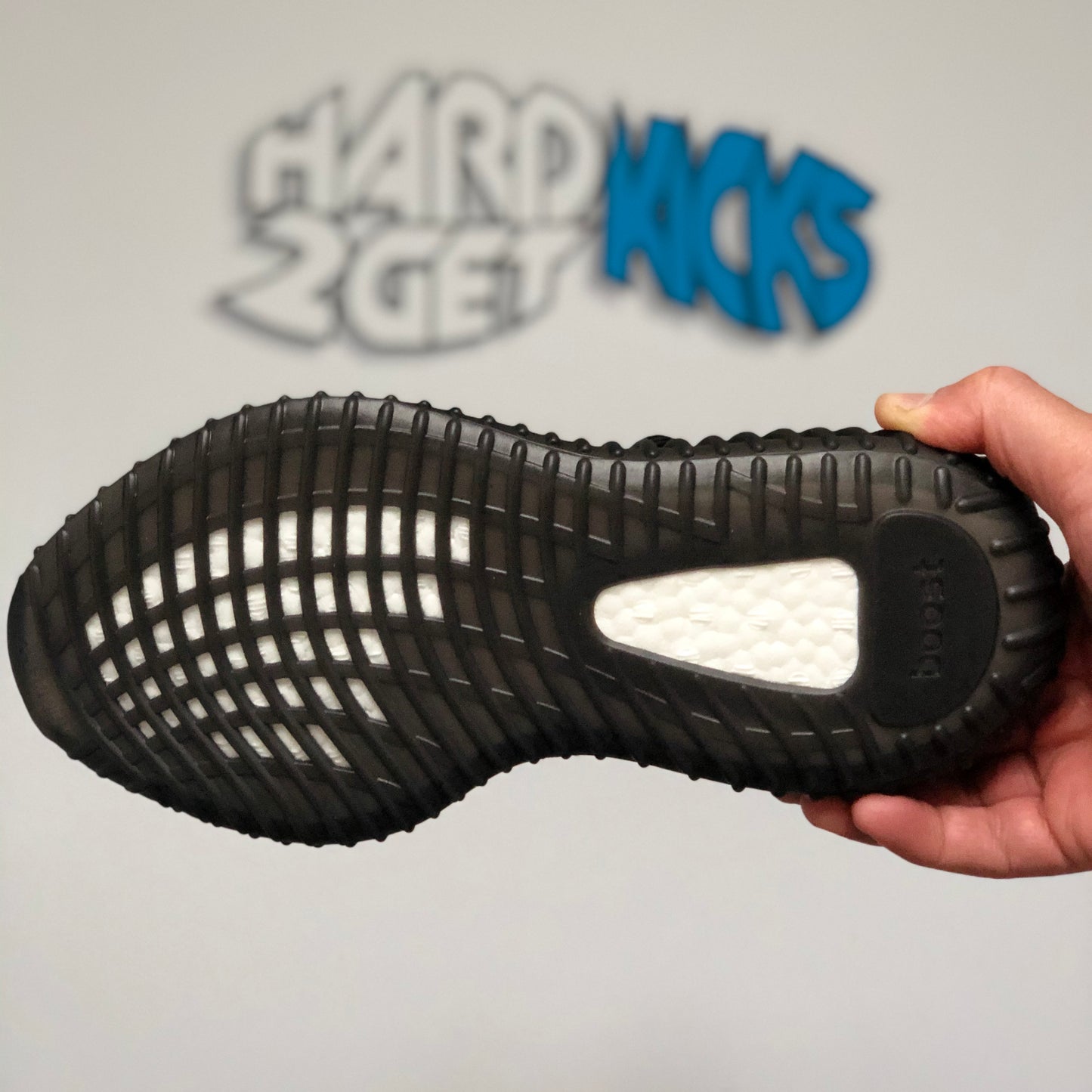 Yeezy Boost 350 V2 - Bred (2020 Re-release)