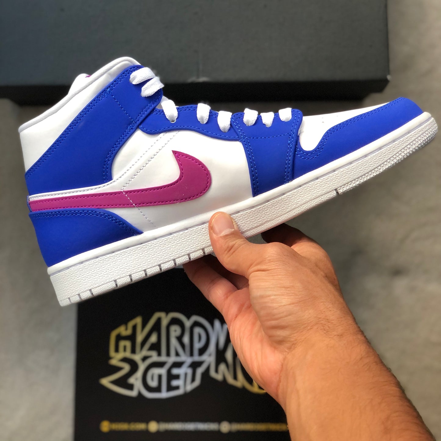 Air Jordan 1 Mid - Hyper Royal (US Exclusive)