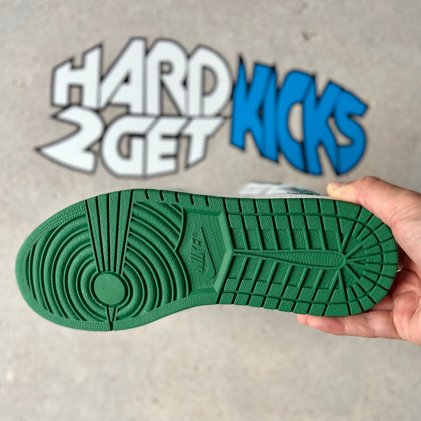 Air Jordan 1 Mid SE - Pine Green/Light Smoke Grey