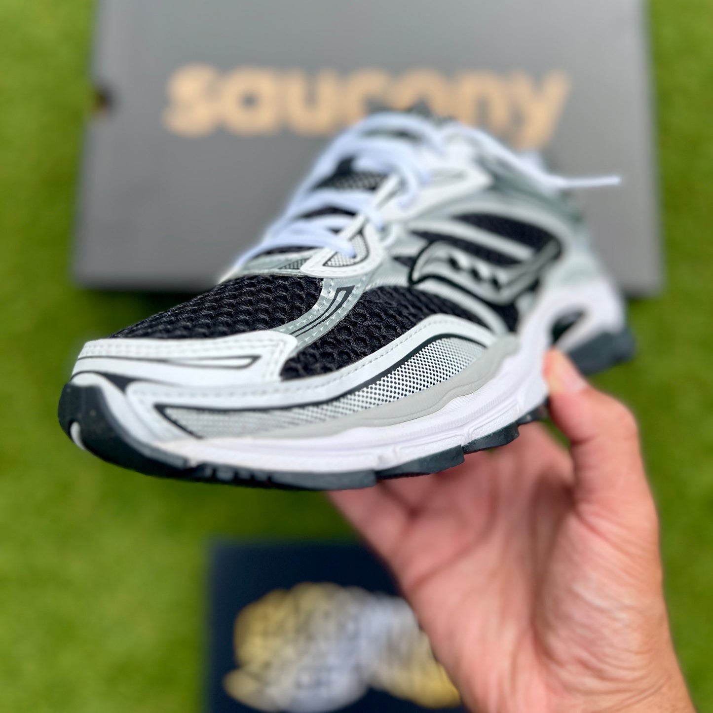 Saucony Progrid Omni 9 - Black/White