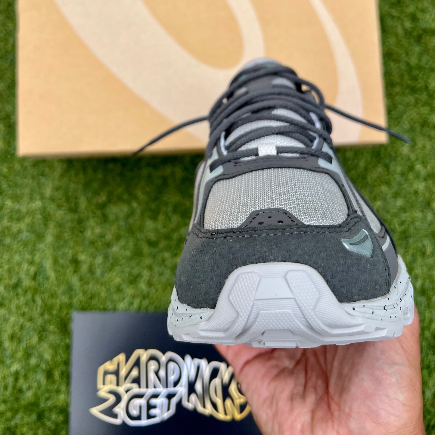Asics Gel Venture 6 - Cement Grey/Obsidian Grey