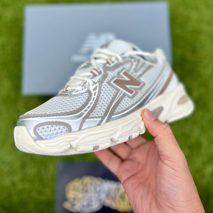 New Balance 740 - Sea Salt/Arid Stone