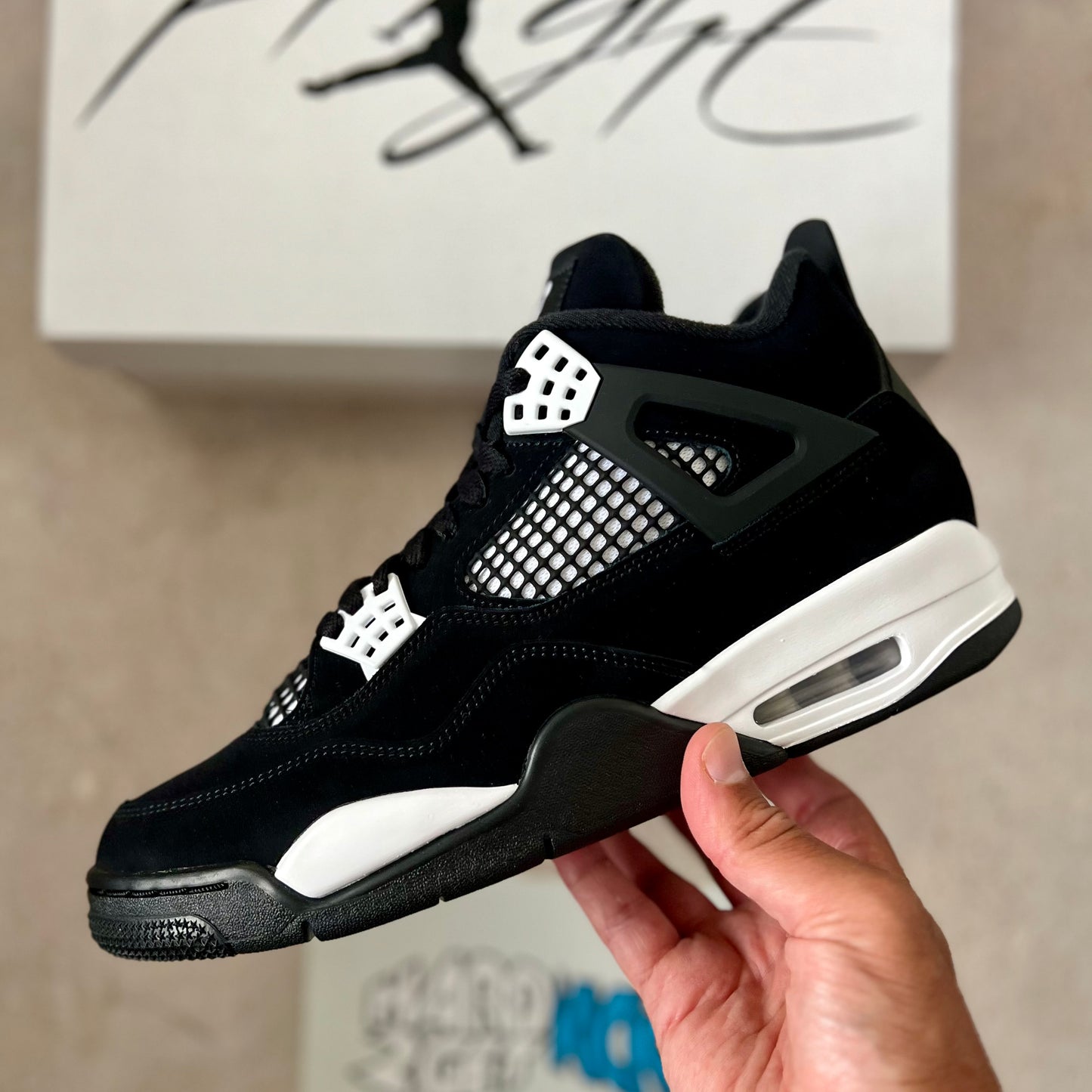 Air Jordan 4 Retro - White Thunder