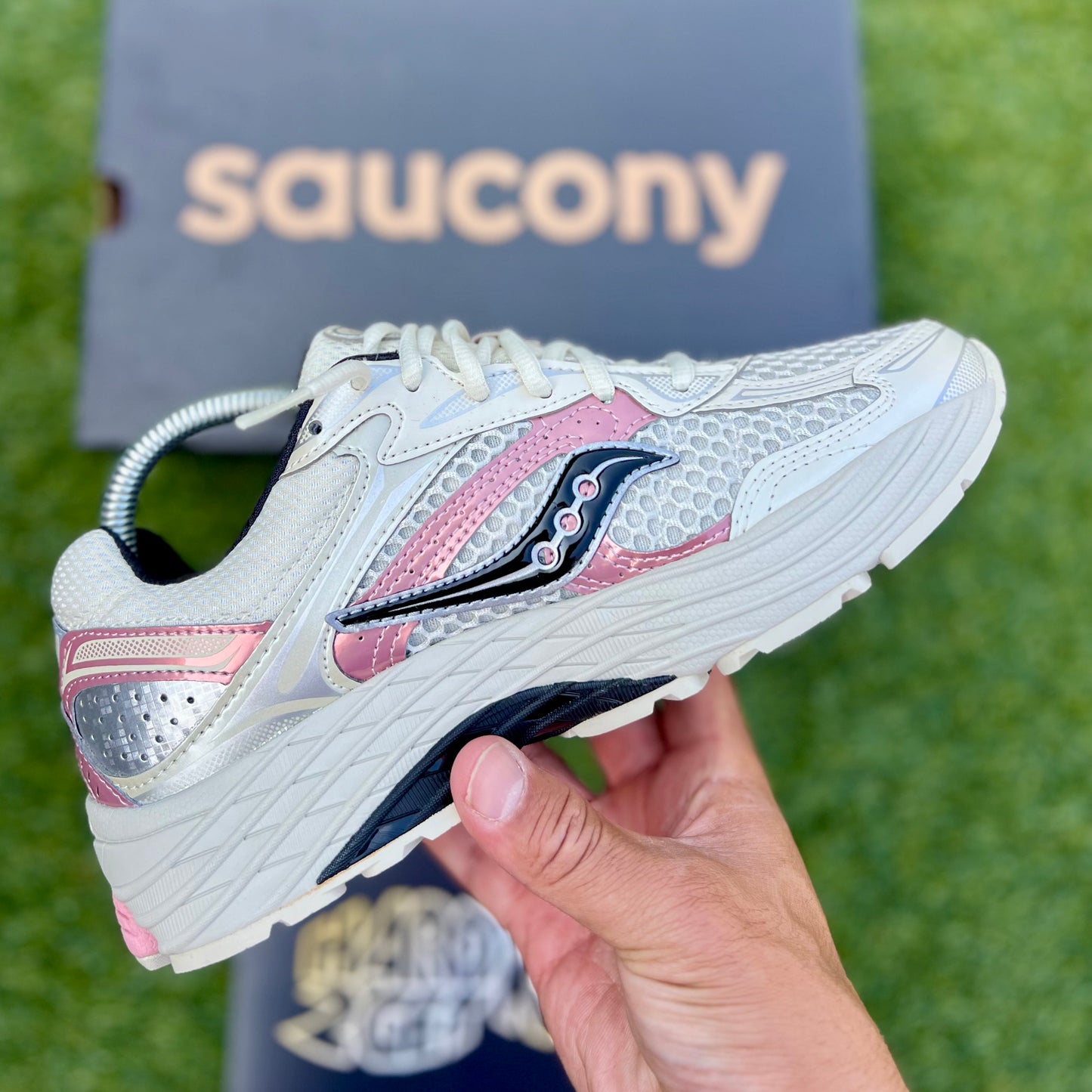 Saucony Progrid Omni 9 - Eggshell/Touch Creme
