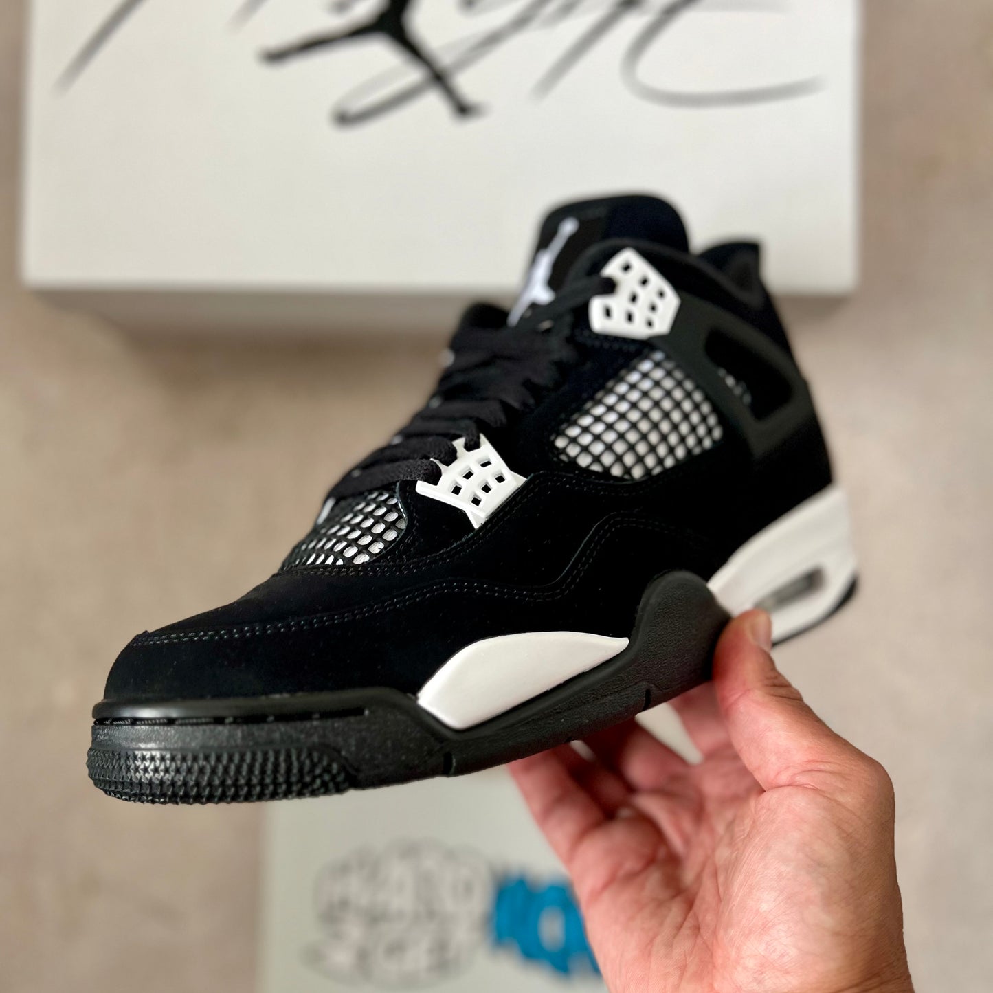 Air Jordan 4 Retro - White Thunder
