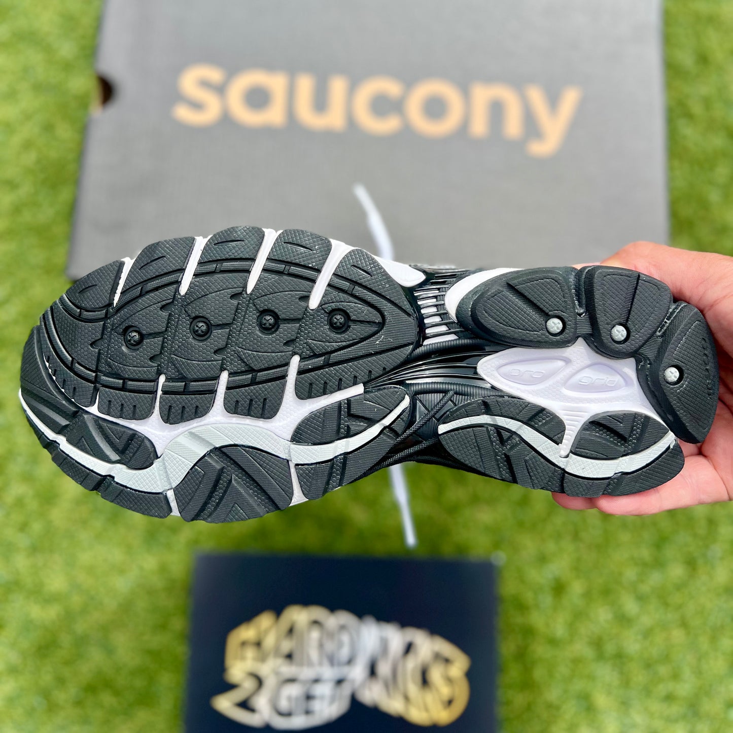 Saucony Progrid Omni 9 - Black/White