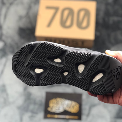 Yeezy Boost 700 V2 - Vanta