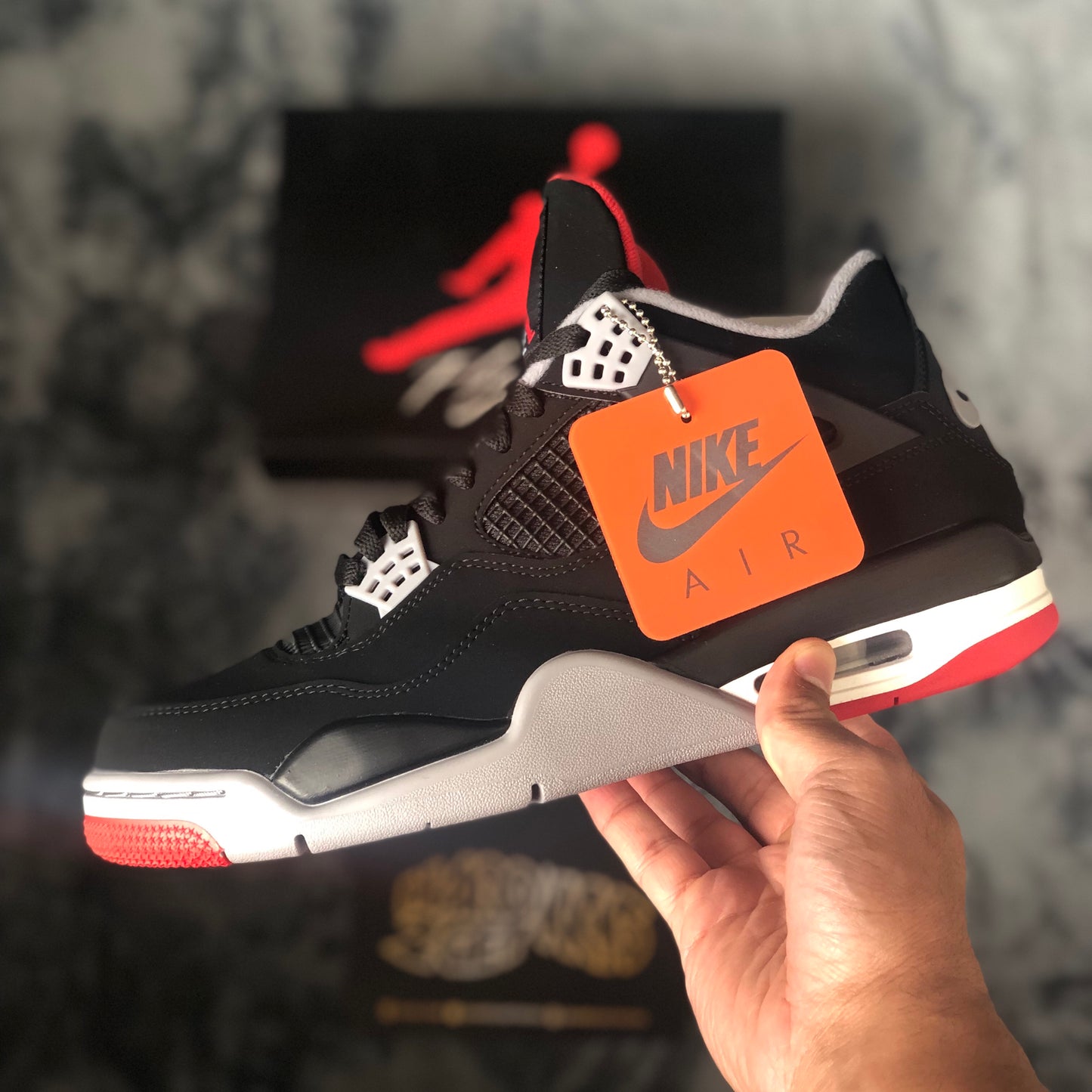 Air Jordan 4 Retro - Bred (2019)