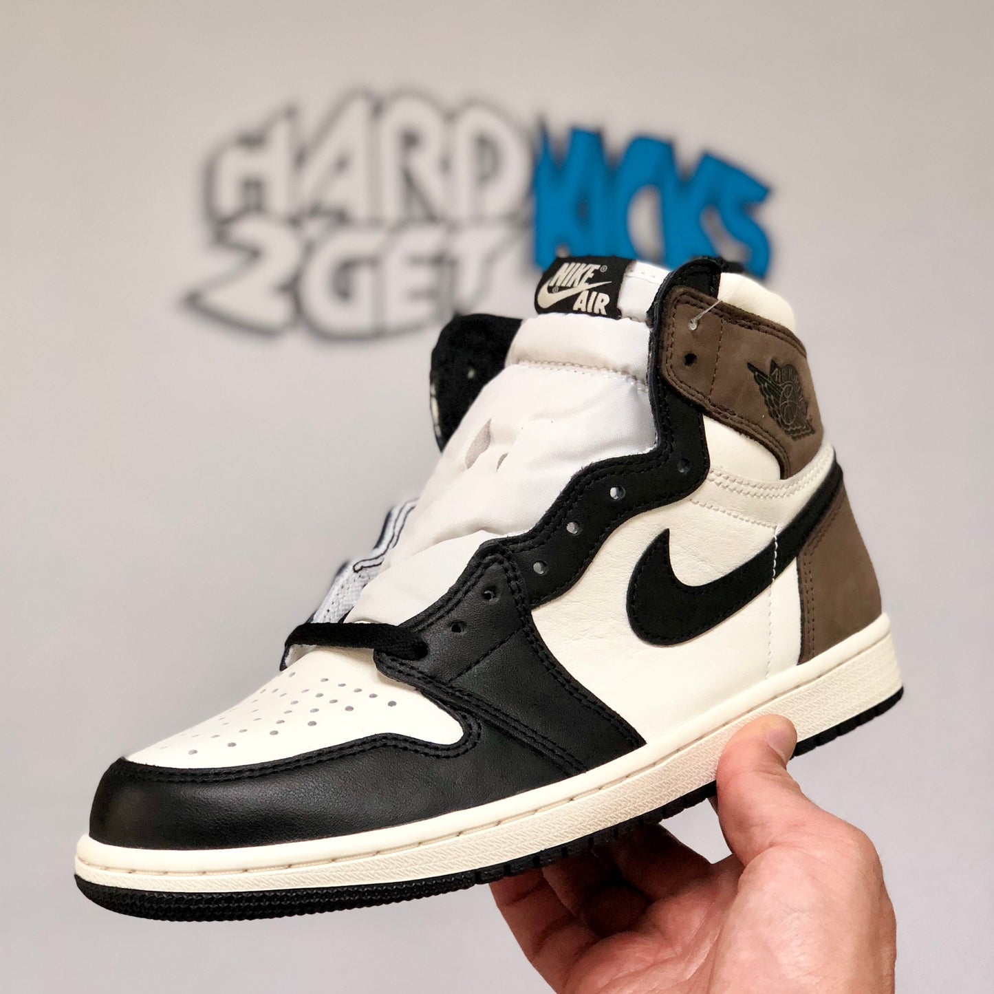 Air Jordan 1 Retro High OG - Mocha