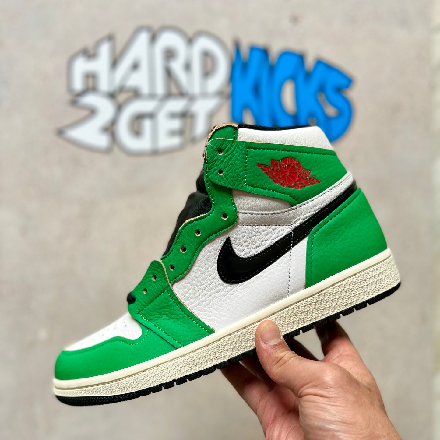 Wmns Air Jordan 1 Retro High OG - Lucky Green