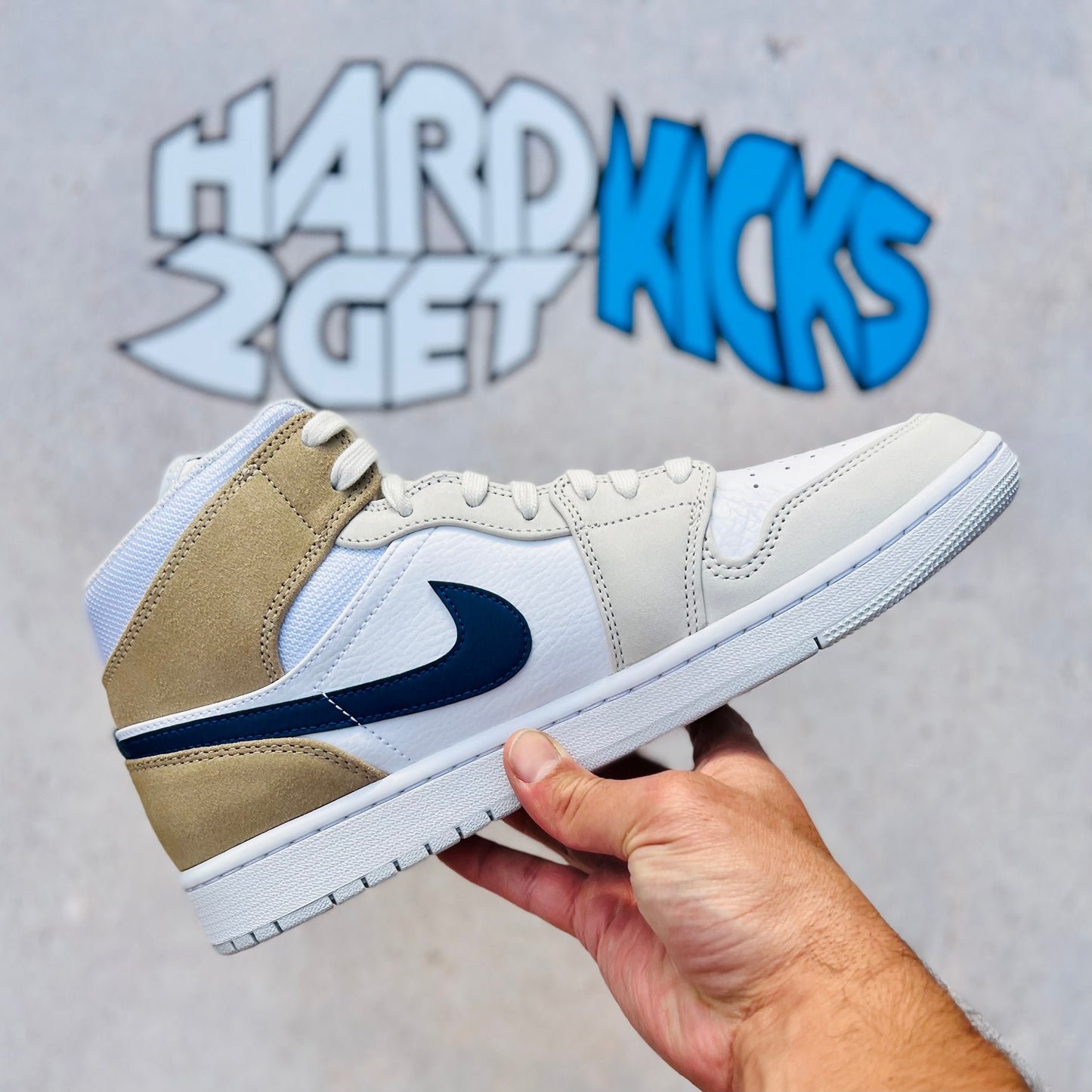 Air Jordan 1 Mid - Tan Suede