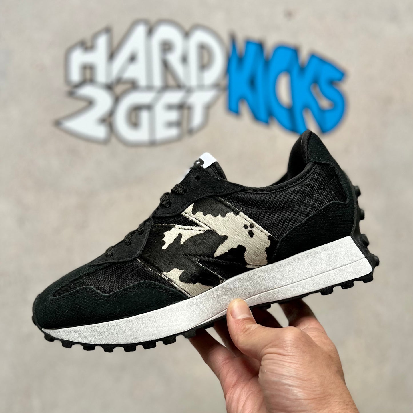 New Balance 327 Animal Pack- Black lemonade