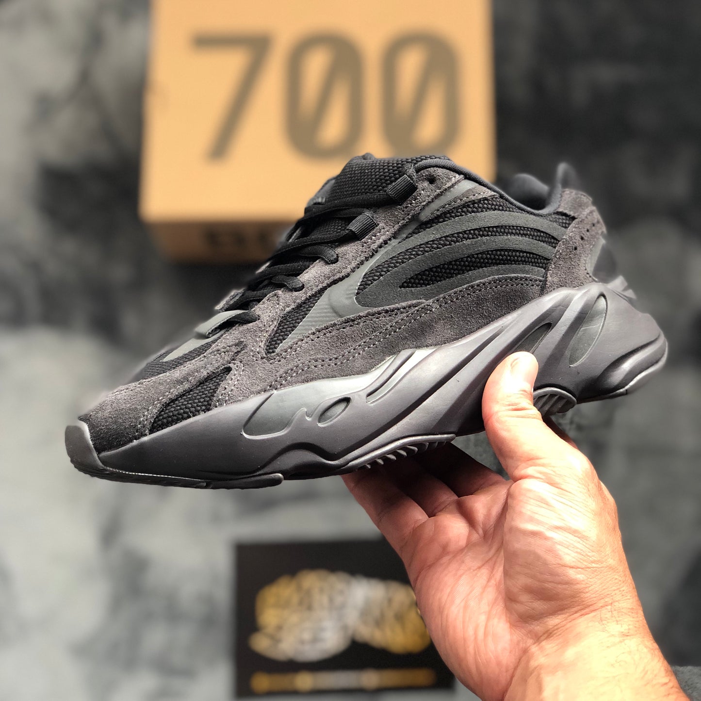 Yeezy Boost 700 V2 - Vanta