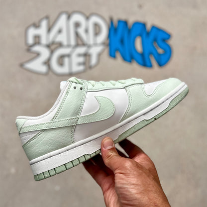 Wmns Nike Dunk Low Next Nature - Barely Green (Mint)