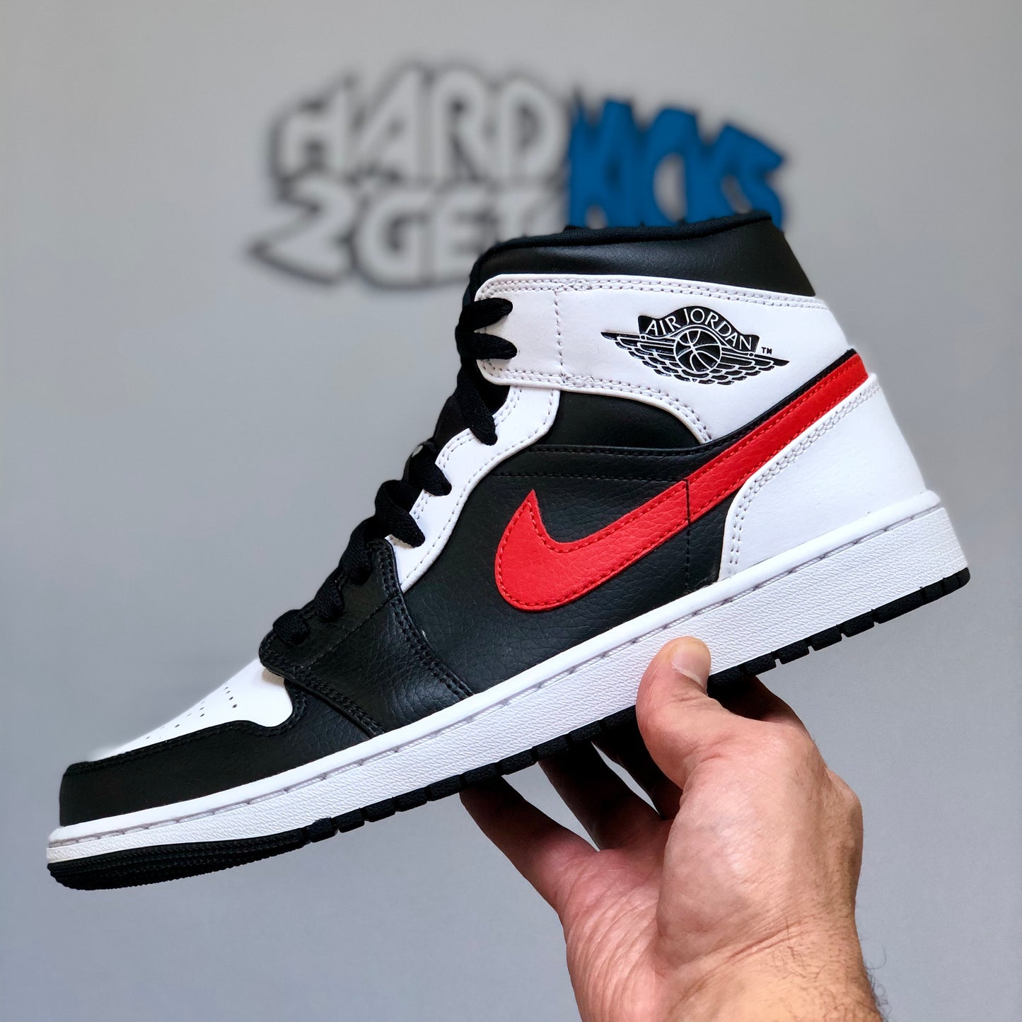 Air Jordan 1 Mid - Chile Red