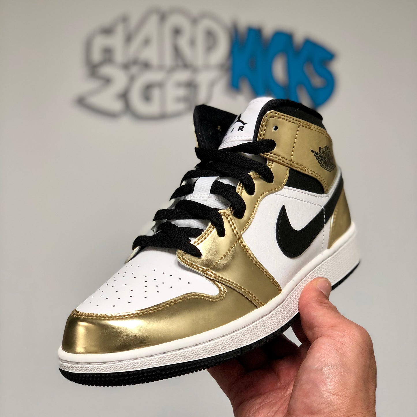 Air Jordan 1 Mid SE GS - Metallic Gold