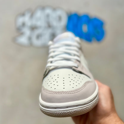 Wmns Nike Dunk Low - Venice