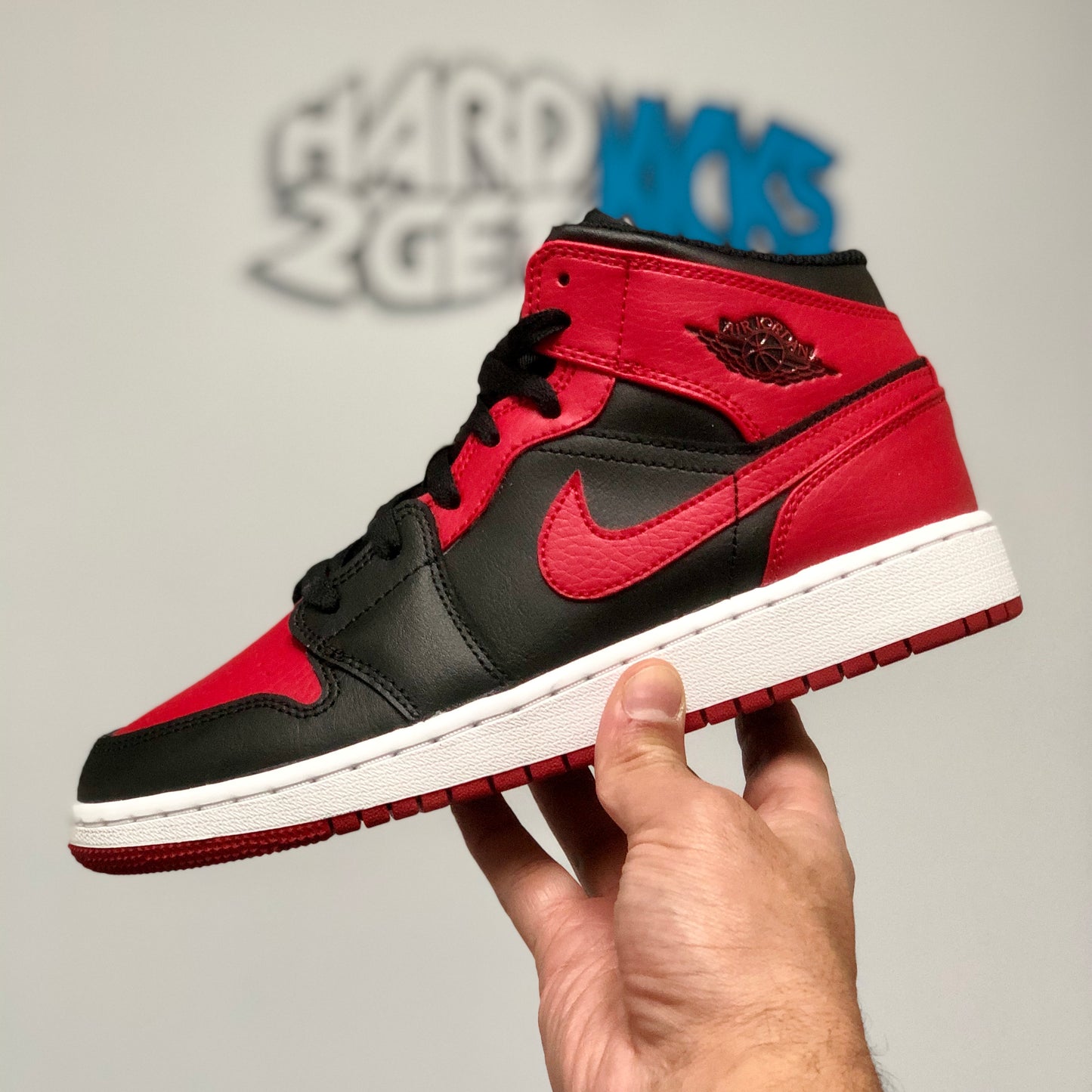 Air Jordan 1 Mid GS - Bred (Banned)