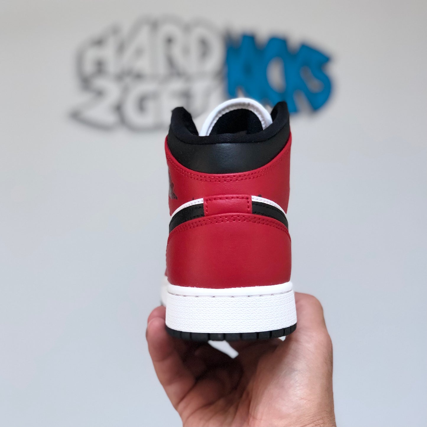Air Jordan 1 Mid GS - Chicago Black Toe