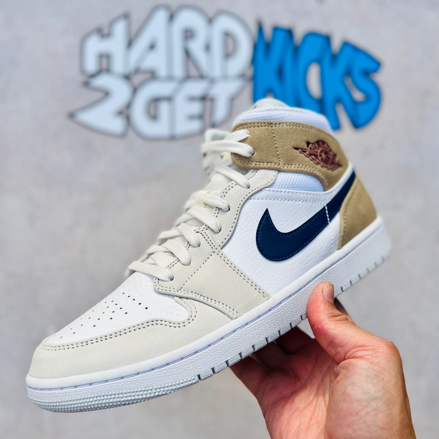 Air Jordan 1 Mid - Tan Suede