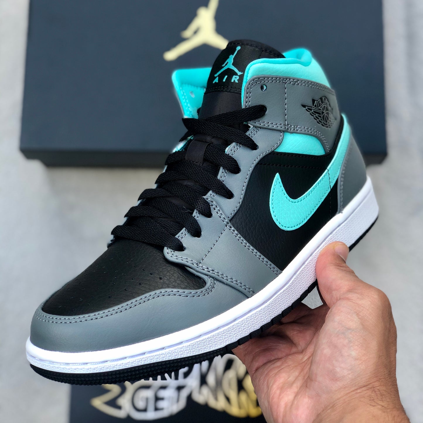 Air Jordan 1 Mid - Aurora Green