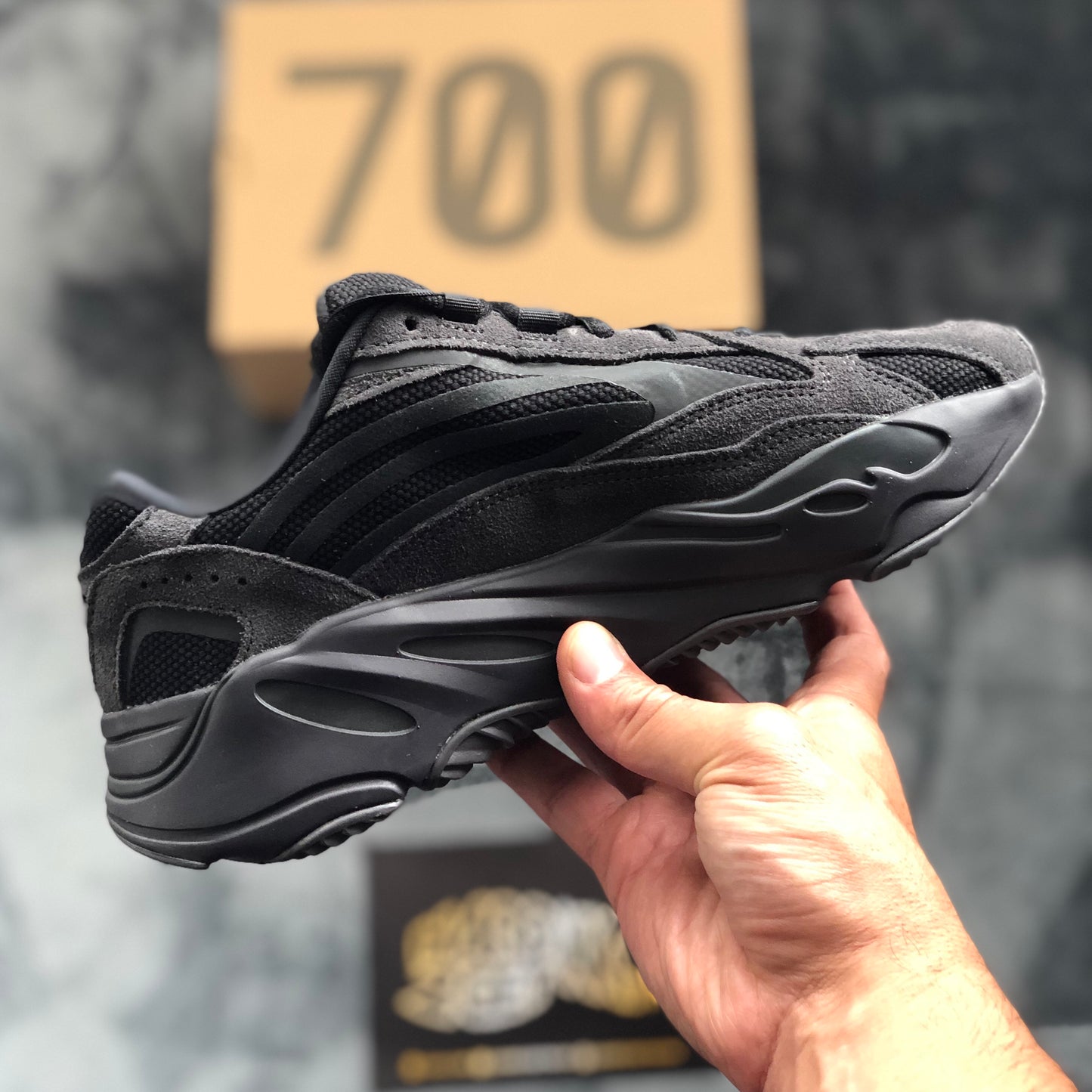 Yeezy Boost 700 V2 - Vanta