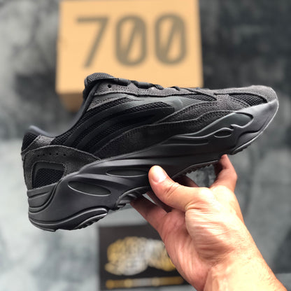 Yeezy Boost 700 V2 - Vanta