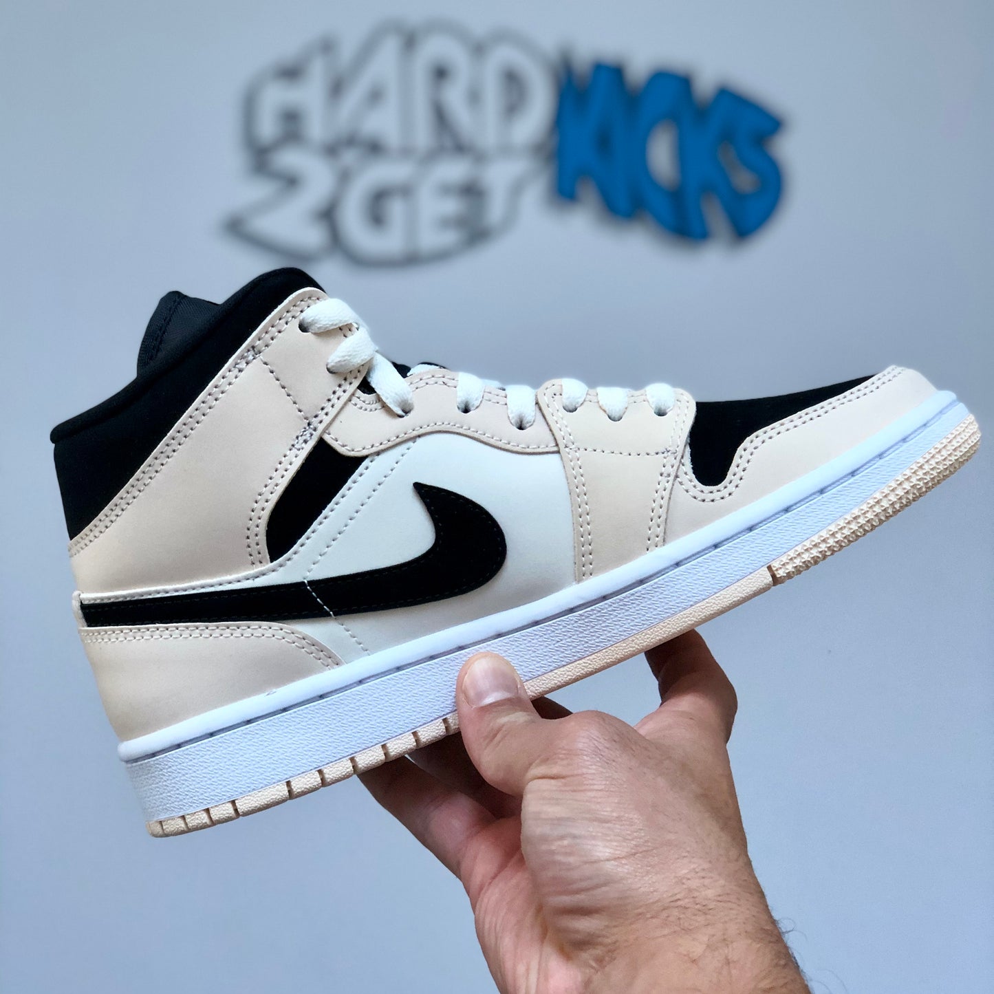 Wmns Air Jordan 1 Mid - Guava Ice