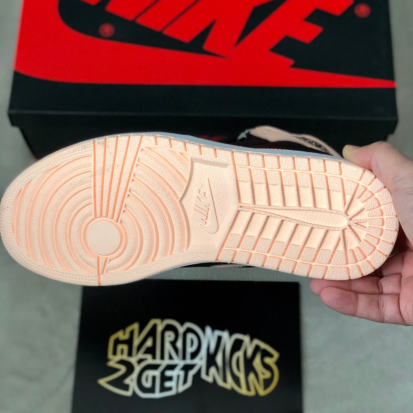 Air Jordan 1 Retro High OG - Crimson Tint