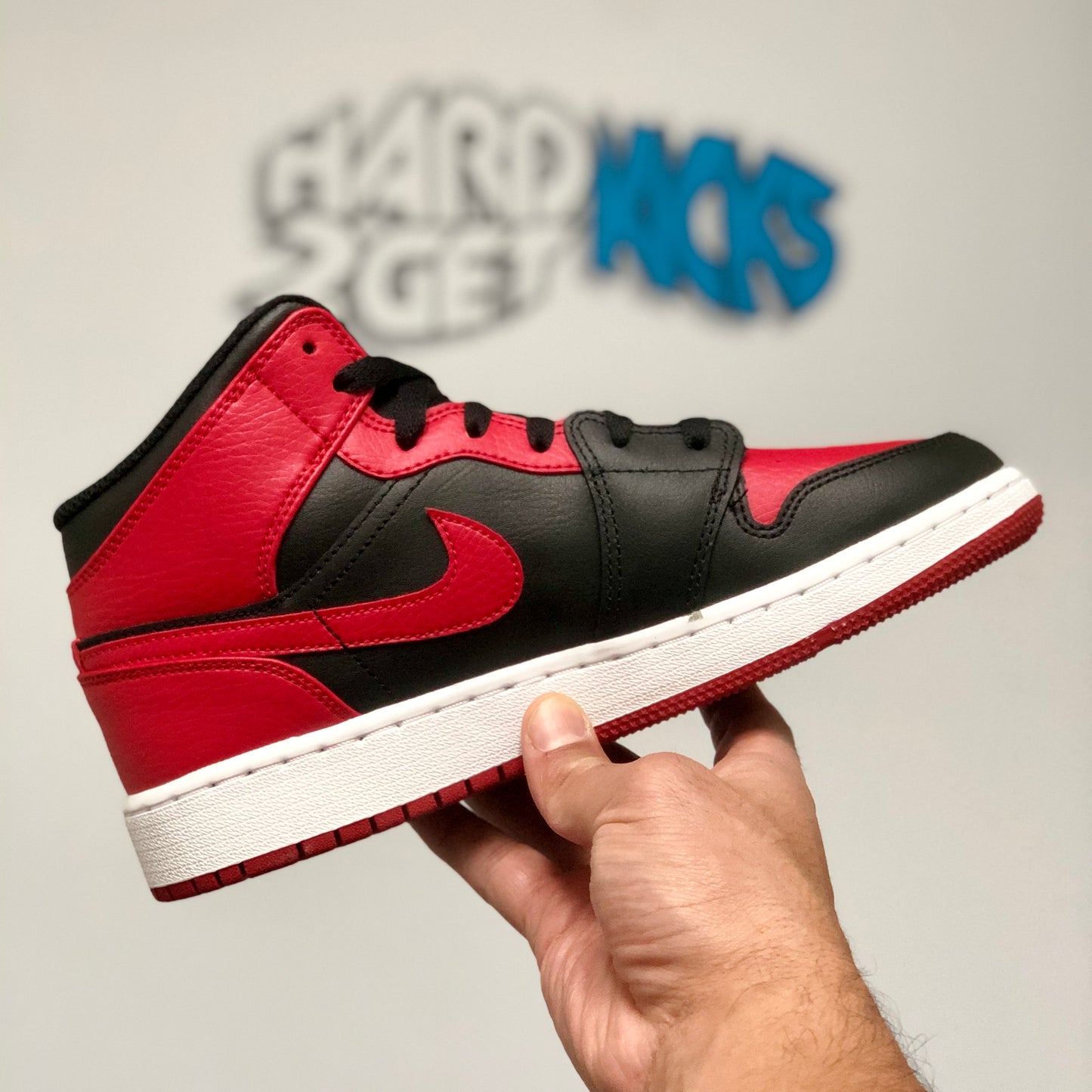 Air Jordan 1 Mid GS - Bred (Banned)