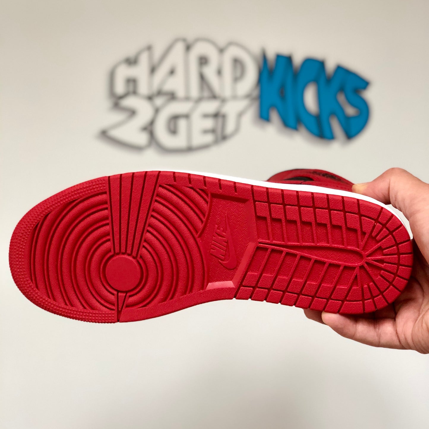 Air Jordan 1 Mid - Bred (Banned)