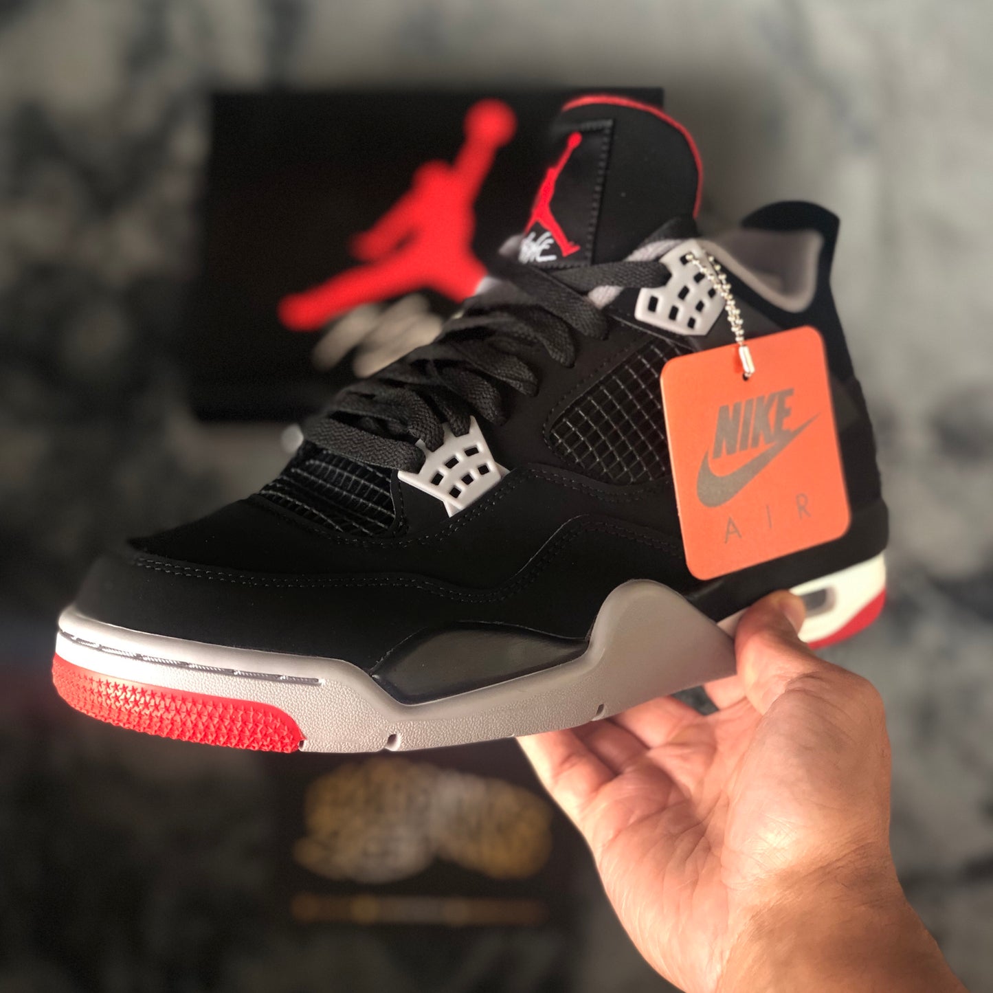 Air Jordan 4 Retro - Bred (2019)