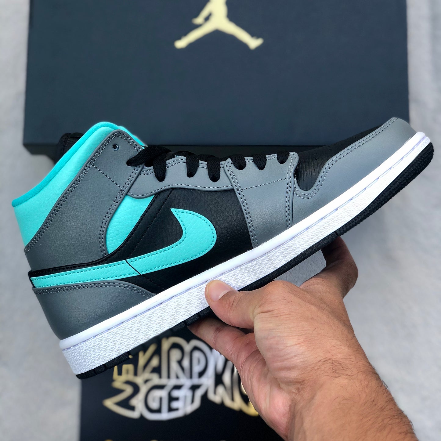 Air Jordan 1 Mid - Aurora Green