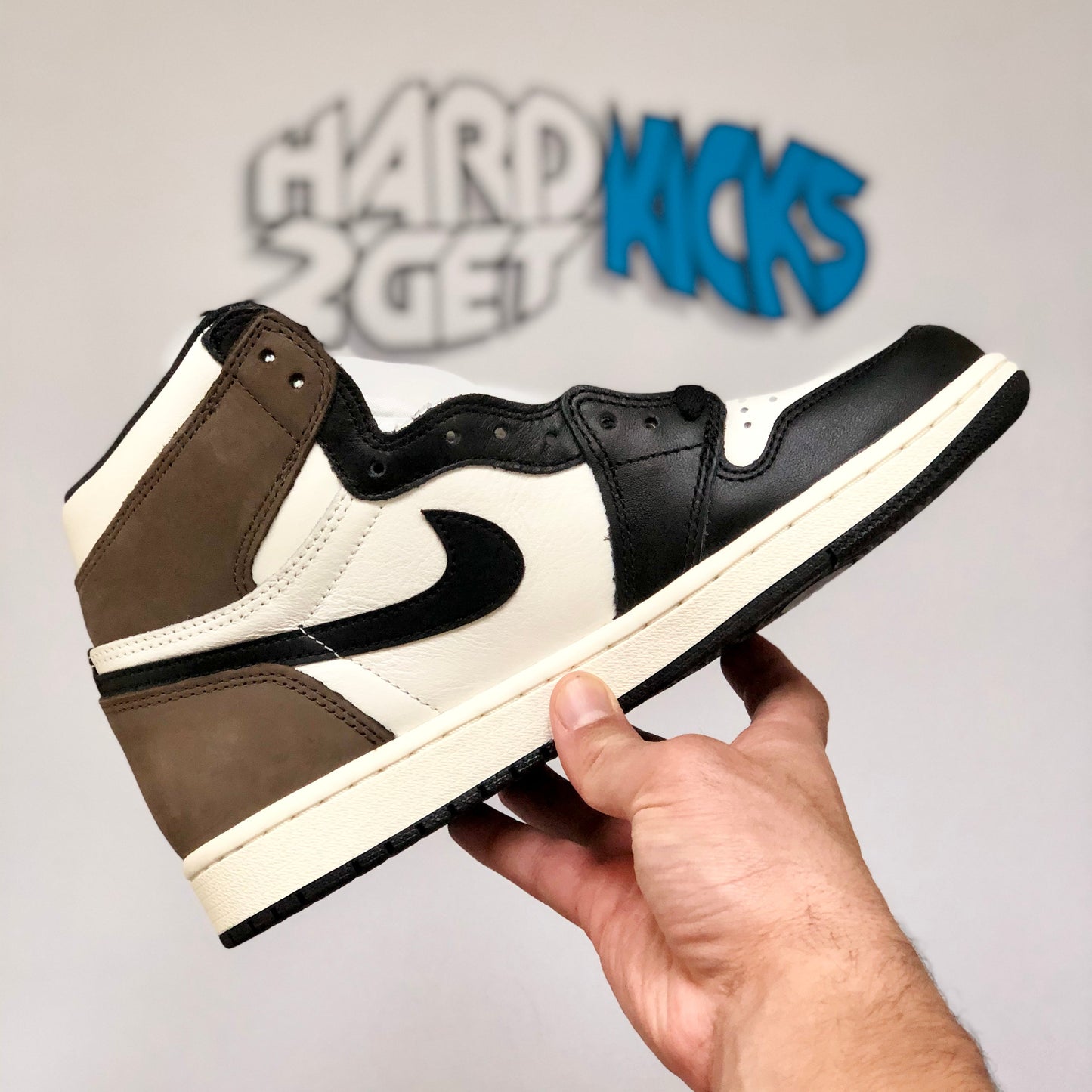 Air Jordan 1 Retro High OG - Mocha