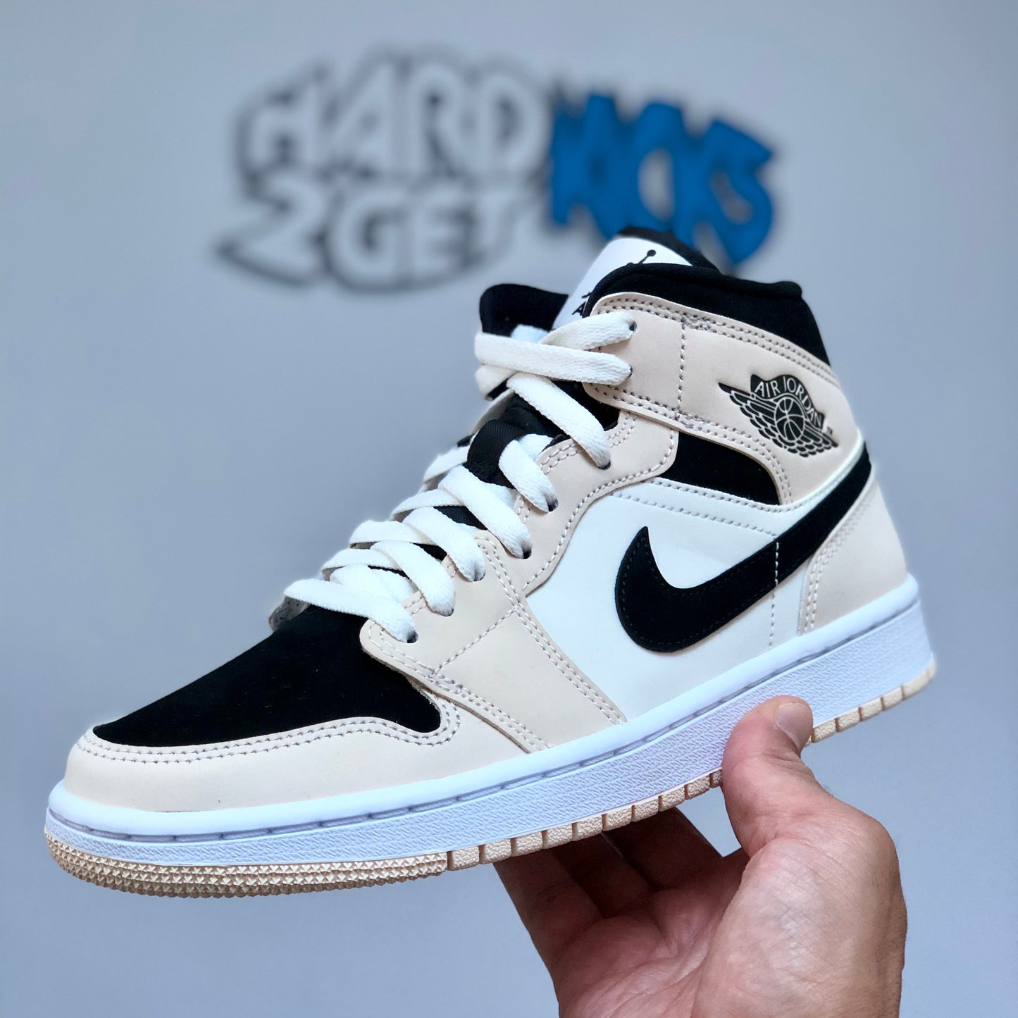 Wmns Air Jordan 1 Mid - Guava Ice